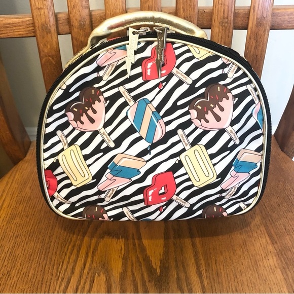 Betsy Johnson Makeup/Travel Bag, Popsicles, Size 9.5” X 7.5” X 3.5” - Picture 9 of 12